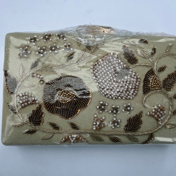 Hand Embroidered Clutch Bag with shoulder chains - Various colors $20 each - Picture 10 of 13